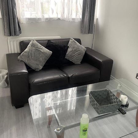 Newly Renovated Studio In Acton Λονδίνο Εξωτερικό φωτογραφία