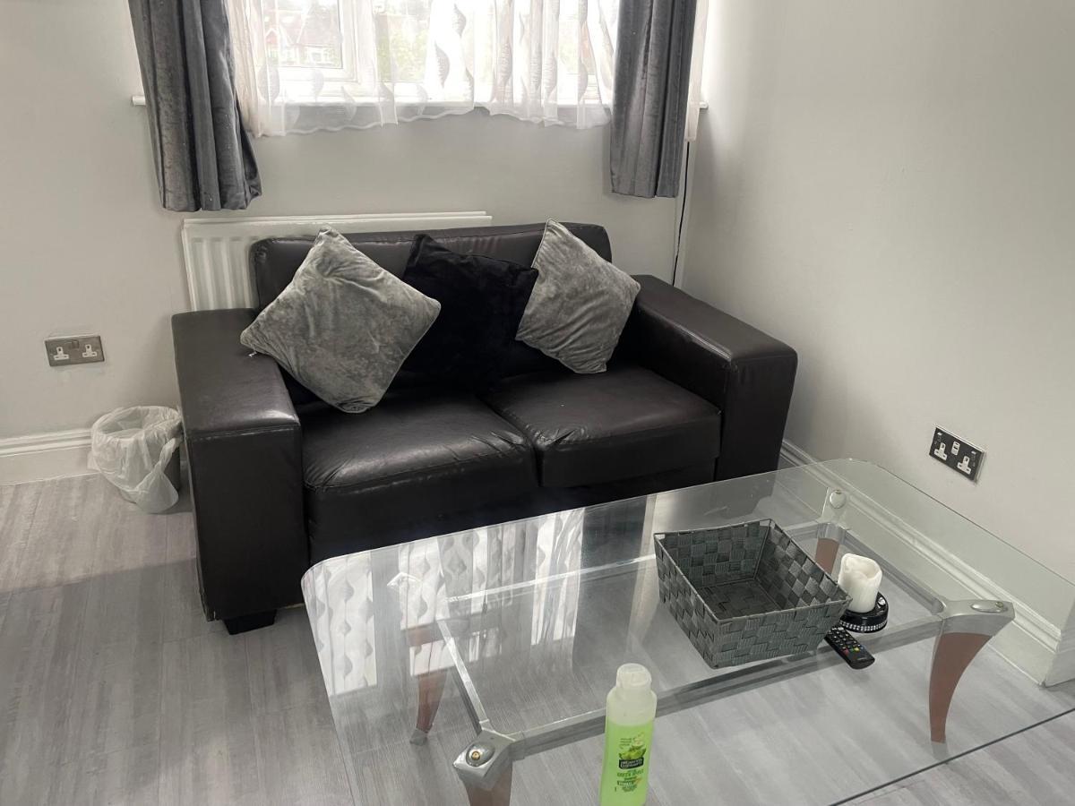 Newly Renovated Studio In Acton Λονδίνο Εξωτερικό φωτογραφία